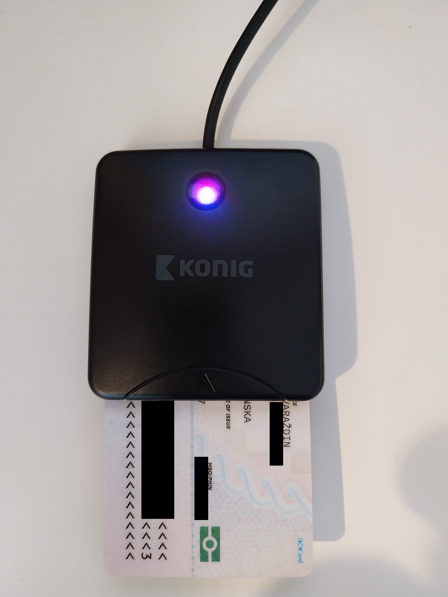 Osobna iskaznica u čitaču kartice